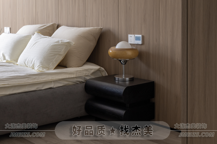 大連裝修潮流趨勢(shì)之現(xiàn)代簡(jiǎn)約案例賞析典雅素凈溫潤(rùn)空間11.png